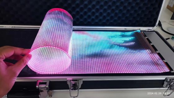 Elastyczny ekran LED z przejrzystą folia łatwa instalacja do reklamy Panel LED-p4